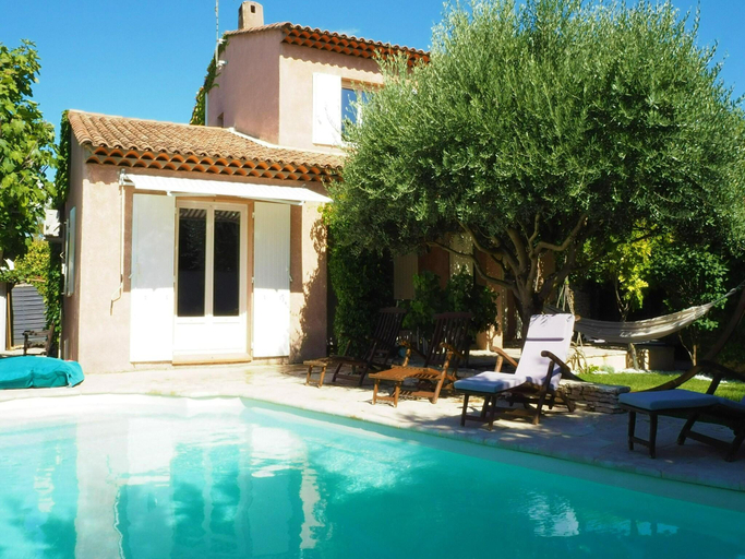 Sport & Beauty 2, Holiday Home in Pertuis with Private Pool, Vaucluse