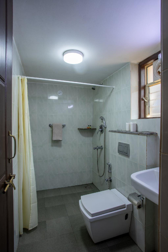 Bathroom 3, Hill Top Goa Lodge, North Goa