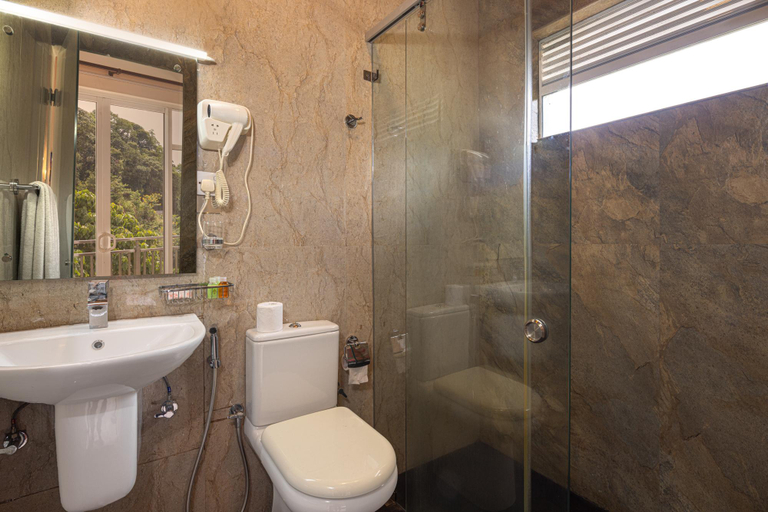 Bathroom 4, Hotel Cassendra, K.F.G. & G. Korale