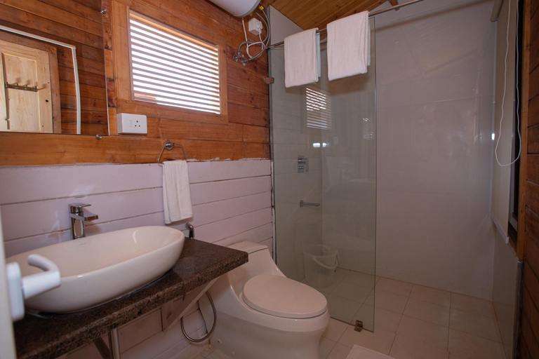 Bathroom 4, Dallas Beach Resort, North Goa
