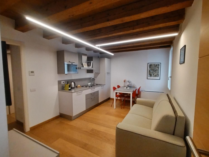 Others 5, Residenza Della Samaritana, Verona