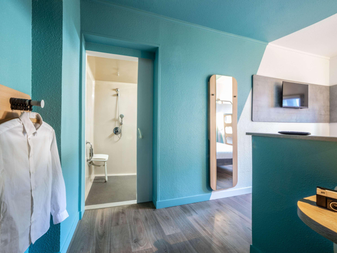 Bathroom 5, ibis budget Sucy en Brie, Val-de-Marne