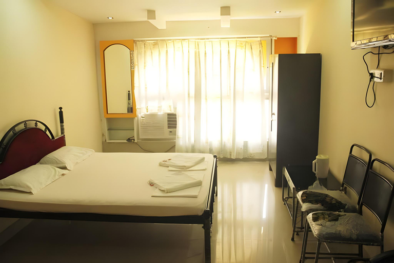 Bedroom 2, Hotel Manvin's, North Goa