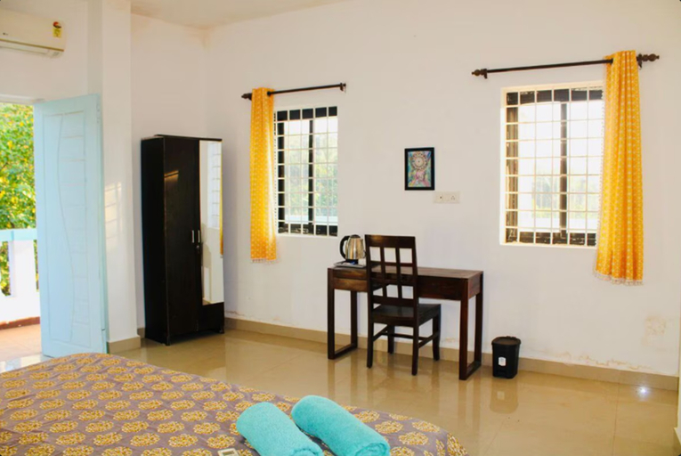 Others 4, Avana, North Goa