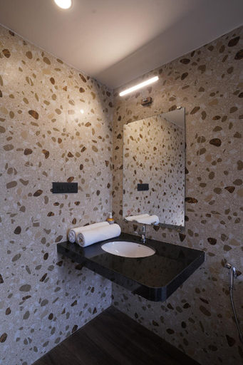 Bathroom 4, Hotel Lotus, North Goa