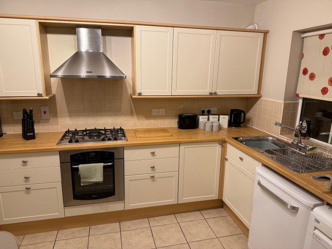 Others 5, Spacious Contractor House for Families, Groups, and Free Parking, Somerset