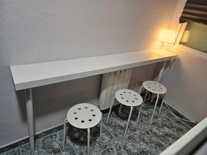 Others 3, Habitacion Familiar, Madrid