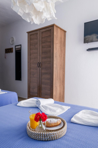 Bedroom 2, La Scala family apartments, Central Macedonia