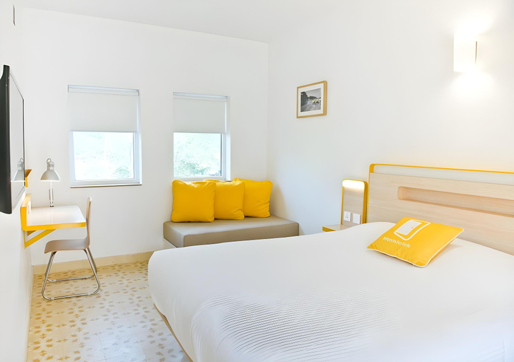 Bedroom 2, Bloomrooms @ Calangute, North Goa