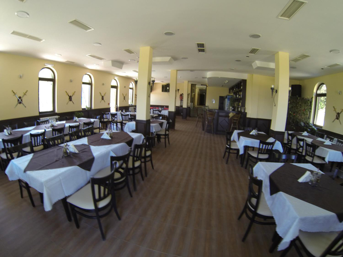 Food & Drinks 4, Rusaliite Adventure House, Razlog