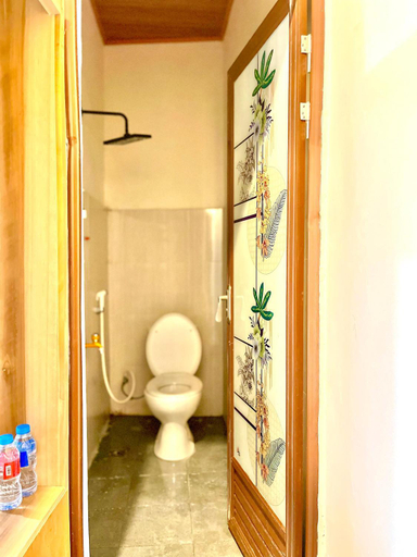 Bathroom, La Surf Krui, Lampung Barat