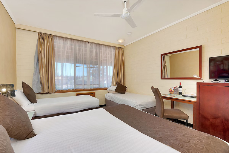 Bedroom 3, Comfort Inn Whyalla, Whyalla
