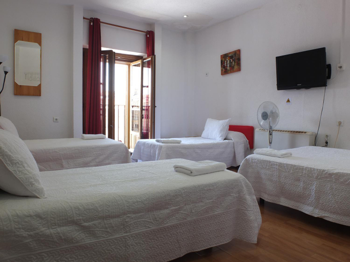 Bedroom 2, Los Angeles Plaza, Salamanca