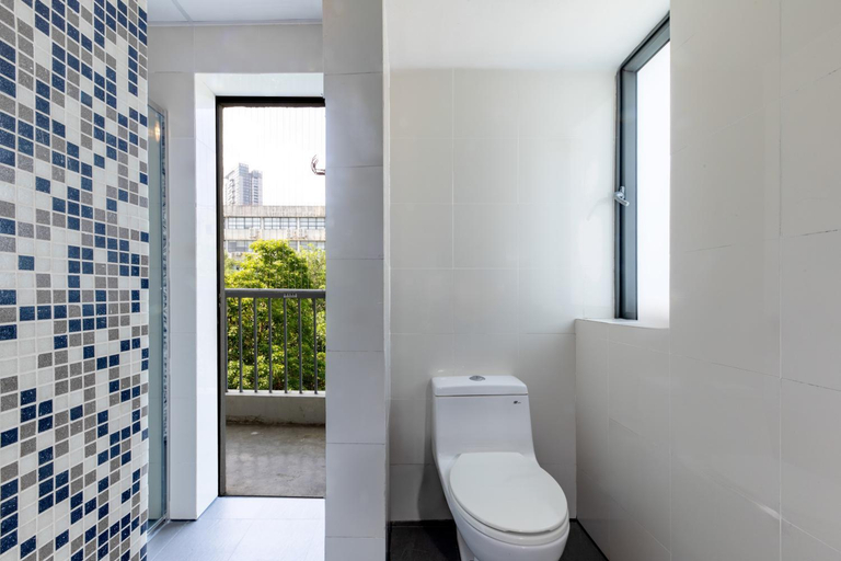 Bathroom 4, Shenzhen Loft Youth Hostel, Shenzhen