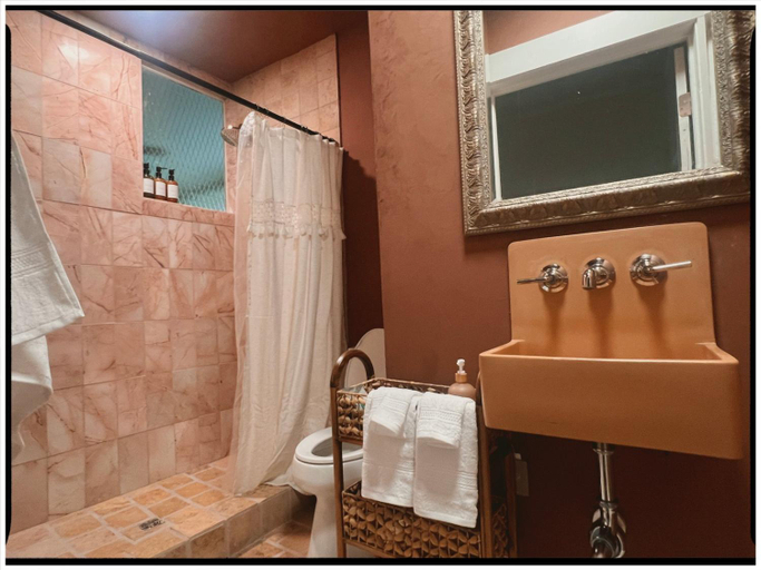 Bathroom 3, Thames Home, Williamson