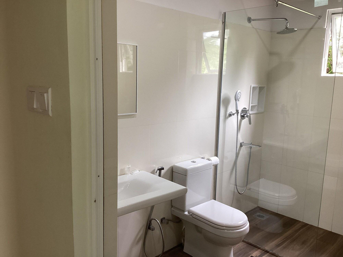 Bathroom 3, Viewfront Ella, Ella