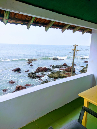 Others 2, Sunny cliff, North Goa