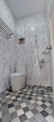 Bathroom 5, De Hwang, Malang
