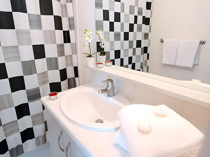 Bathroom 4, Residhotel Lyon Part Dieu, Rhône