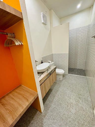 Bathroom 3, Sunny Cove Beach Resort Koh Phayam, Muang Ranong