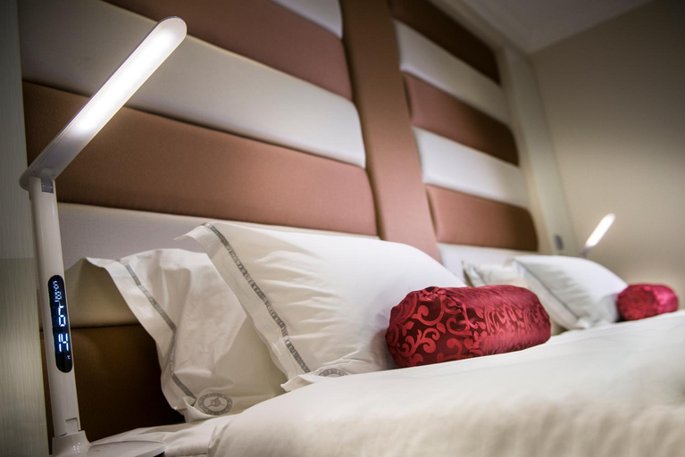 Bedroom 3, Swan River Hotel, Perth