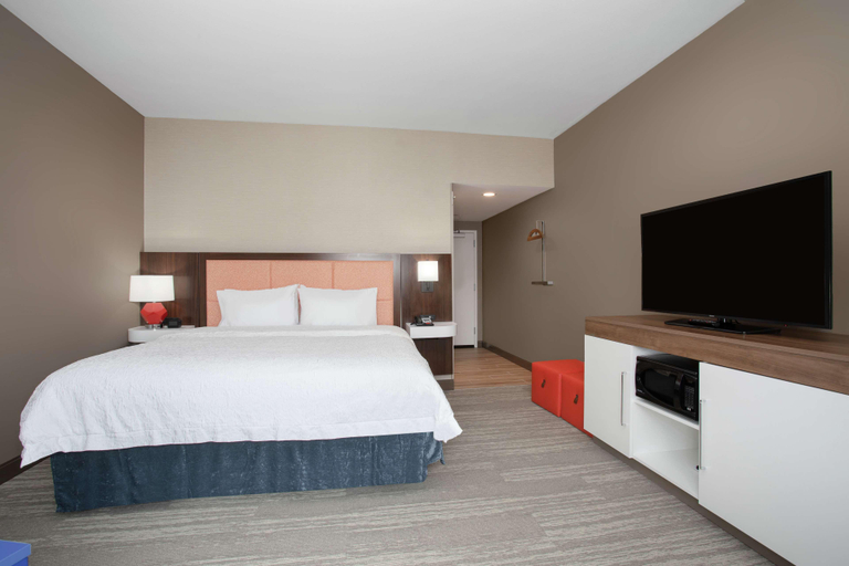 Bedroom 3, Hampton Inn And Suites By Hilton Logan, Cache