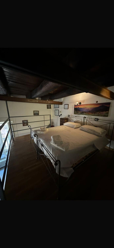 Others 4, Carme Guest House, Napoli
