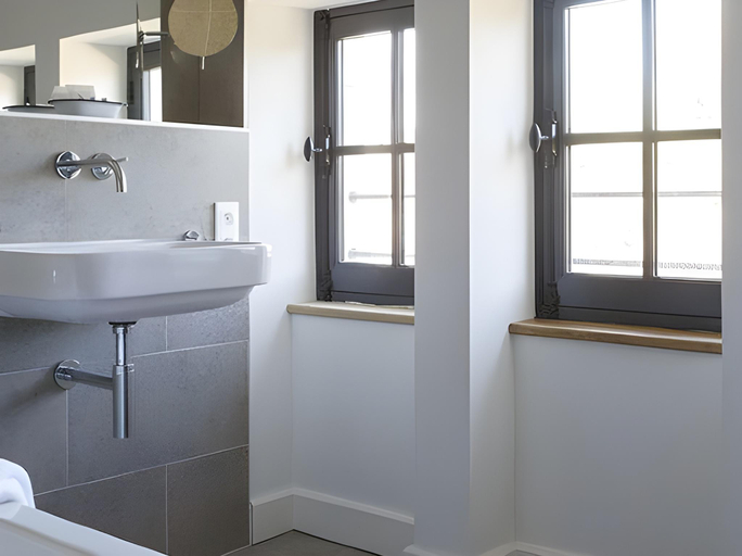 Bathroom 5, Fourviere Hotel, Rhône