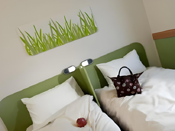 Bedroom 4, ibis budget Dresden City, Dresden