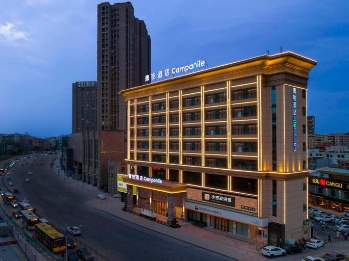 Exterior & Views