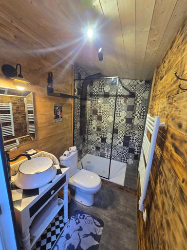 Bathroom 3, L'Entre 2 Cols                                                                                  , Savoie