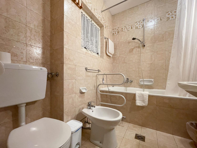 Bathroom 5, B&B Villa La Bercia, Bolzano