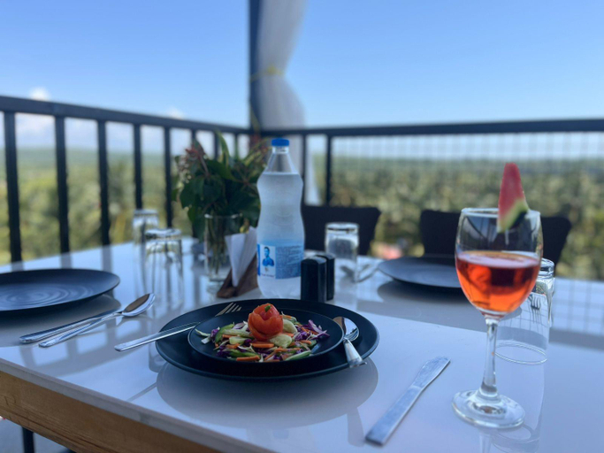 Food & Drinks, Martins Crest, South Goa