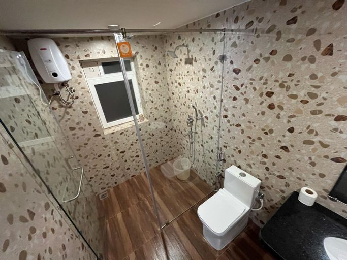 Bathroom 4, Hotel Lotus, North Goa