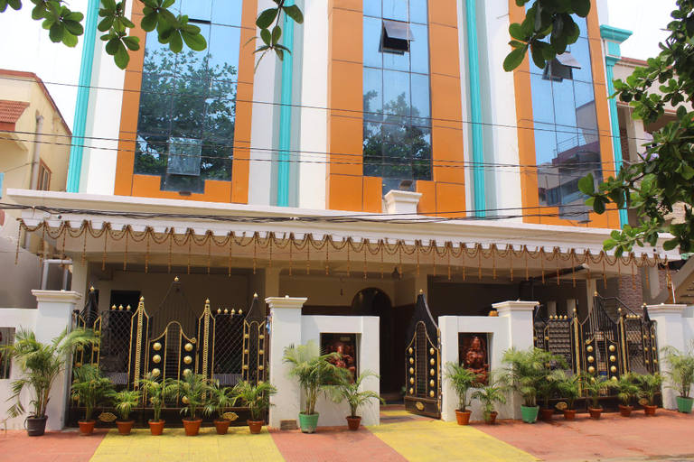 Exterior & Views 2, Royal Chetan Inn, Cuttack
