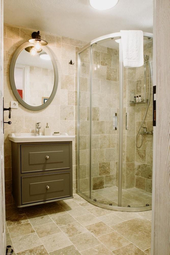Bathroom 5, Morisi Avlu, Çeşme