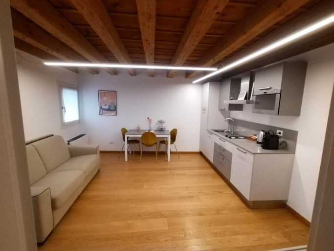 Others 4, Residenza Della Samaritana, Verona