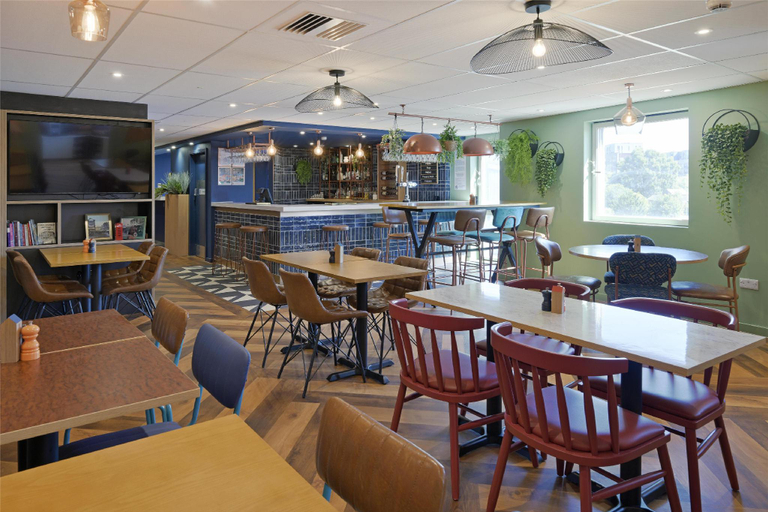 Food & Drinks 5, Travelodge Chelmsford, Essex