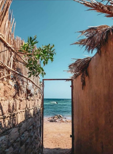 Others 4, Beach house, Sant Katrin