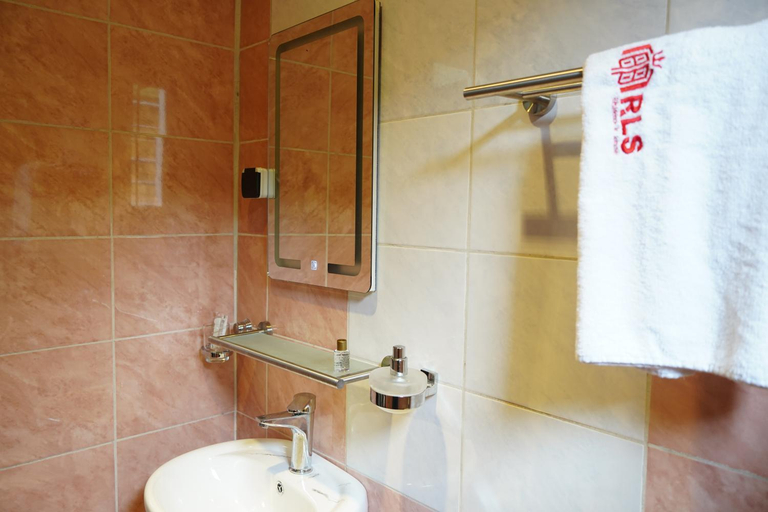 Bathroom 3, RÉSIDENCE LE SOMMET, Wouri