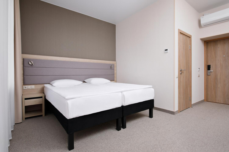 Bedroom 2, AMAKS Shakhter Sanatoriy, Predgornyy rayon