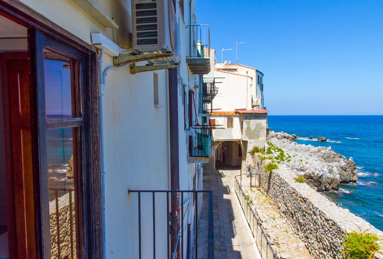 Others 4, Sailor's Accomodations, Palermo