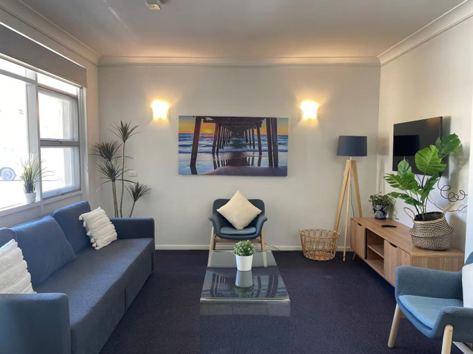 Others 5, Taft Apartments, Adelaide
