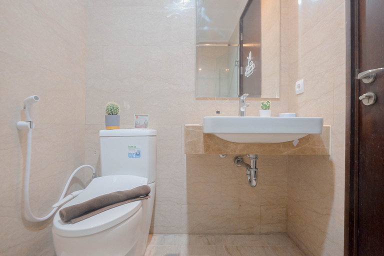 Bathroom 5, Best Location and Homey Studio at Menteng Park Apartment By Travelio, Jakarta Pusat