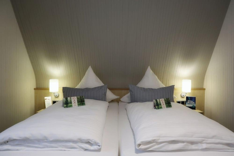 Bedroom 3, Konsum Berghotel Oberhof, Schmalkalden-Meiningen