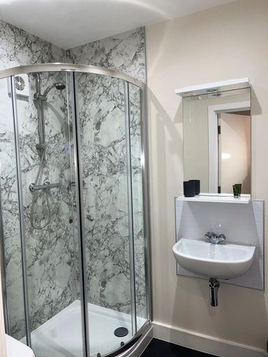 Bathroom, The Vine Hotel Chapel st Leonards, Lincolnshire