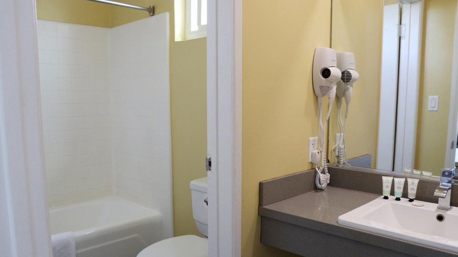 Bathroom 4, Hometel Suites, Los Angeles
