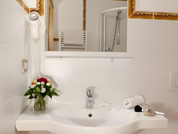 Bathroom 3, Hotel-Garni Appartement Gartenheim, Bolzano