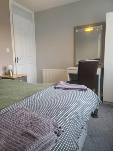 Others 5, Edenderry Town House, Belfast