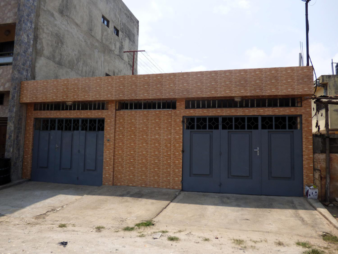 Others 2, STUDIO 2 Climatise et Ventilateur Plafonnier et WIFI GRATUIT A 6 NUITEES DE RESERVATION, Golfe (incl Lomé)